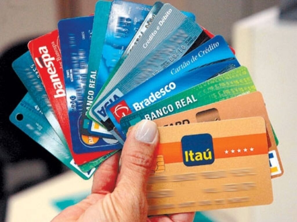 O cartão te salva no fim de semana e te engole nas próximas
