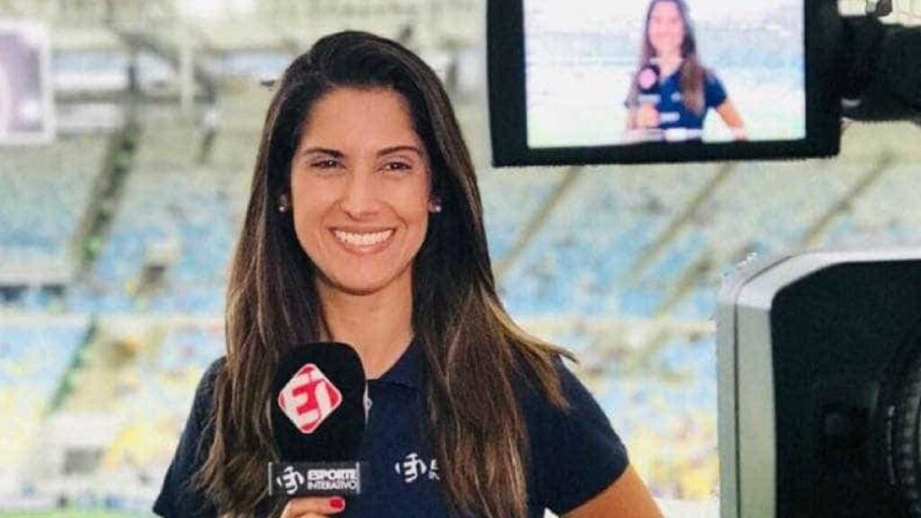 Repórter é assediada ao vivo por torcedor em jogo da Libertadores