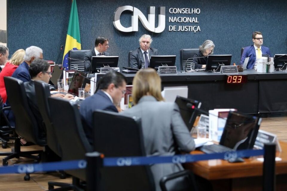 Advogado tem de passar por raio-x na entrada de tribunal