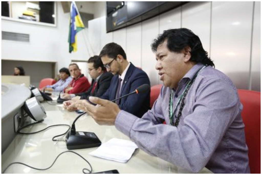 Caciques querem órgão estadual de políticas indigenistas