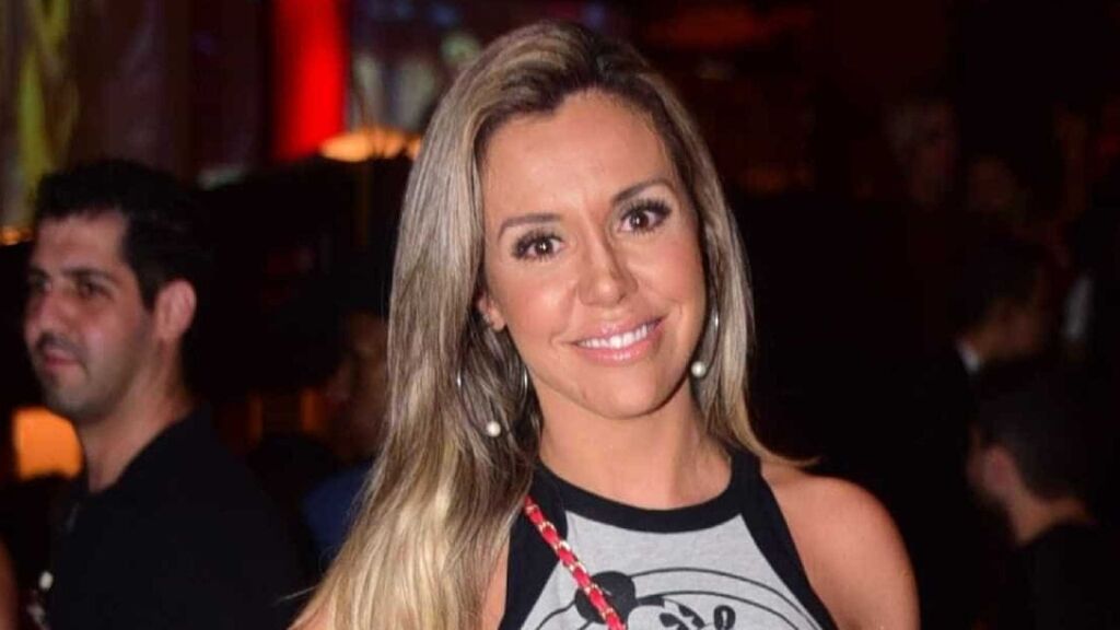 Banhara diz que apanhou do ex na frente do filho: '1h40 de agressão'