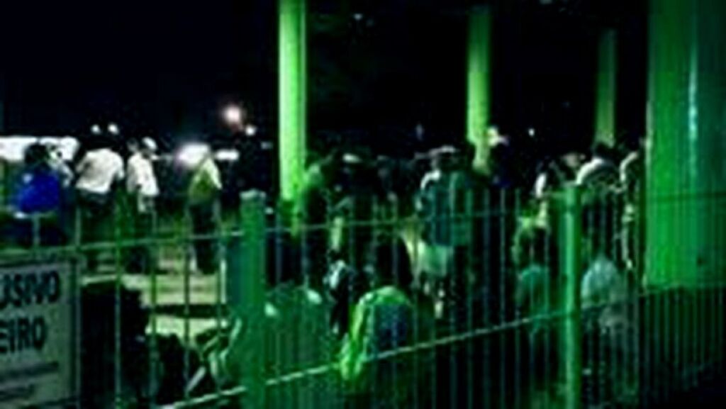 Compra de carro com cheque sem fundo resulta em intensa briga na rodoviária