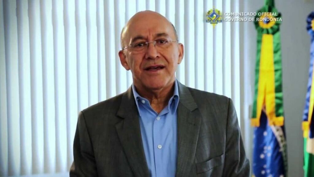 CONFÚCIO RENUNCIA: "estou emocionado"