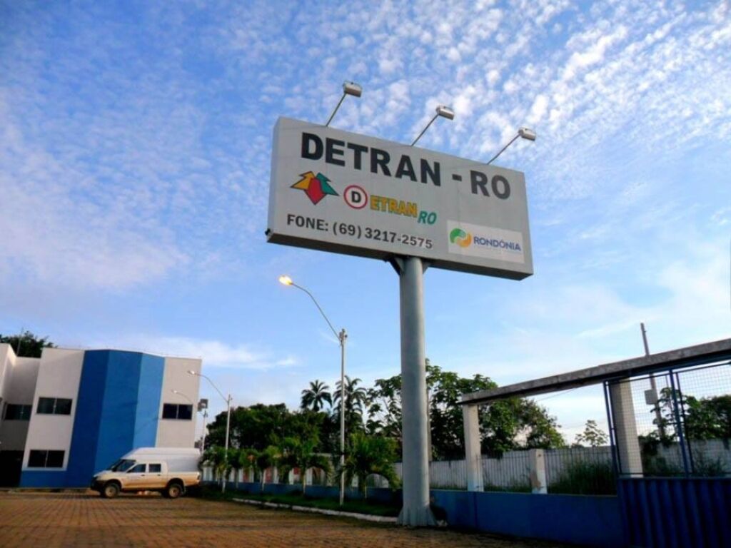 Detran de RO cobra por taxas na certidão negativa que são de graça em outros órgãos