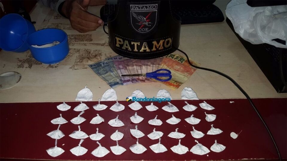 Dono de bar é preso ao ser flagrado com quase 40 porções de cocaína