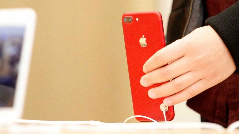 Edição vermelha dos iPhones 8 e Plus chega ao Brasil; veja os preços
