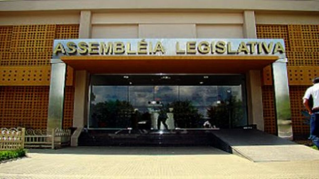 Escola do Legislativo chega a mais seis municípios