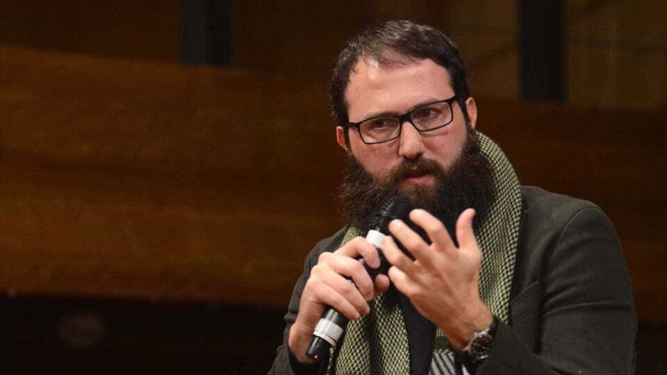 Escritor brasileiro Julián Fuks vence prêmio alemão de novos talentos