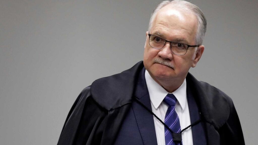 Fachin decide que Maluf pode continuar em prisão domiciliar