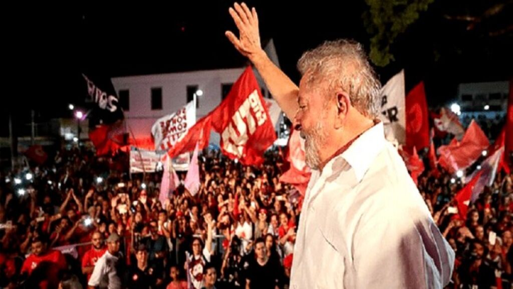 General cogita intervenção militar, caso STF libere Lula e prevê derramamento de sangue