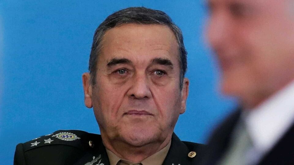 General Villas Bôas está internado em Brasília