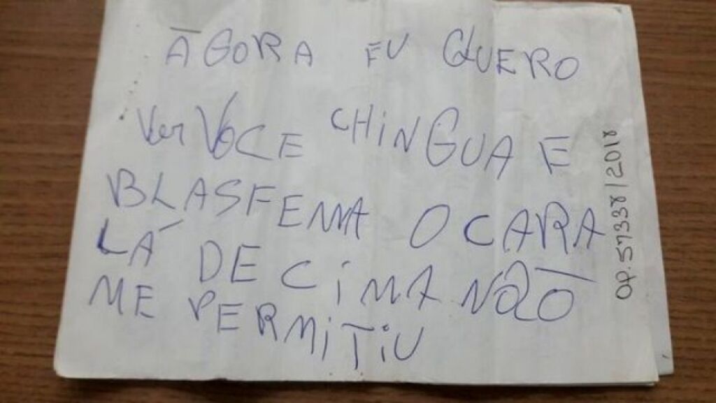 Ladrão faz comida durante furto e deixa carta "em nome de Satanás"