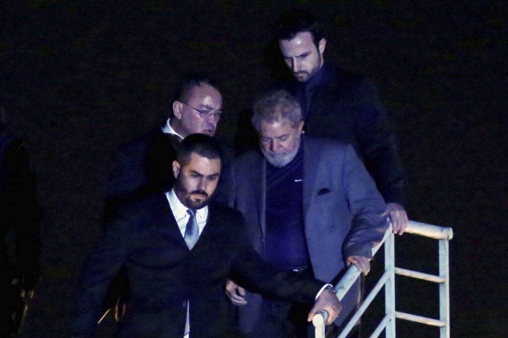 Maioria avalia que prisão de Lula foi justa, diz pesquisa Datafolha