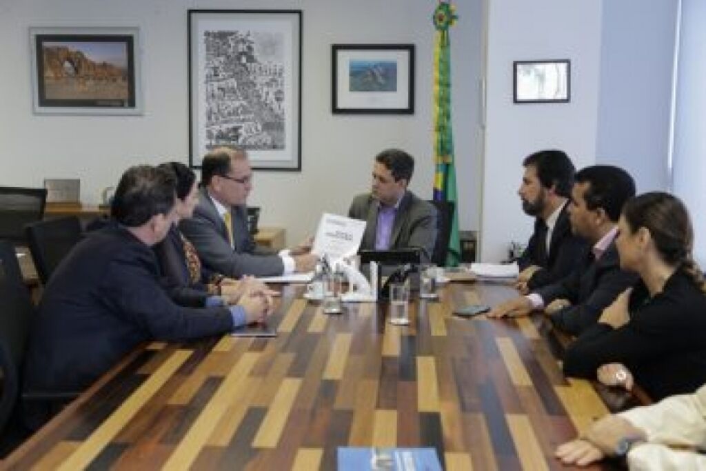 Ministro do Meio Ambiente recebe projeto Fundo Amazônia e demandas voltadas para a regularização fundiária de Rondônia