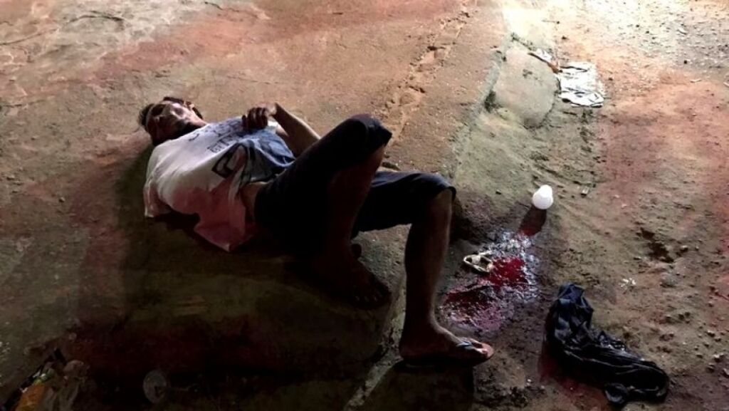 Morador é atacado a facadas em Porto Velho e pede ajuda na igreja