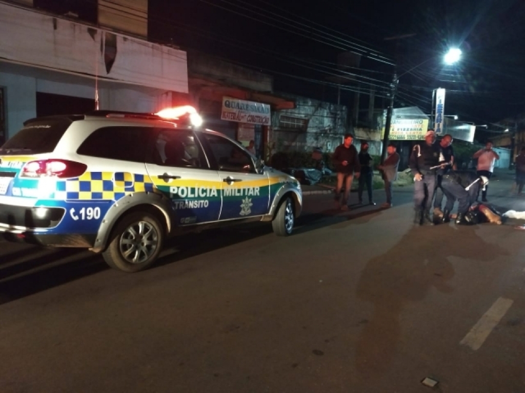 Motociclista atropela mulher e foge; vitima morreu no local em Porto Velho
