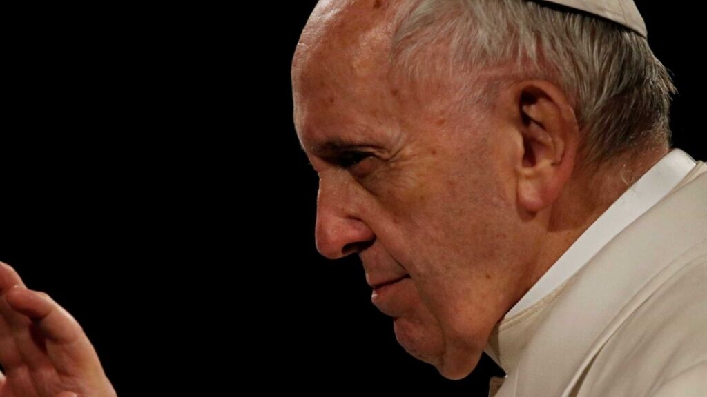 Papa Francisco alerta que internet é fonte de violência