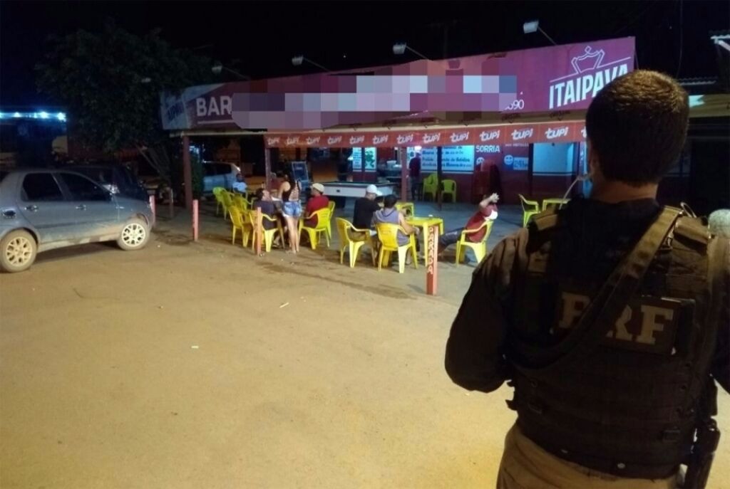 PRF realiza operação em bares para combater exploração sexual de menores