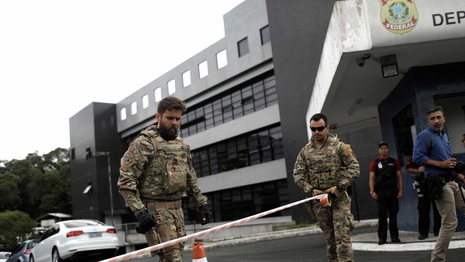 Procuradores da Lava Jato dizem que Lula tem de ficar na PF