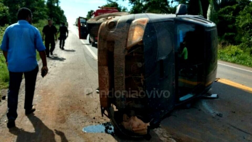 Secretário de agricultura e vereador sofrem acidente na BR-364