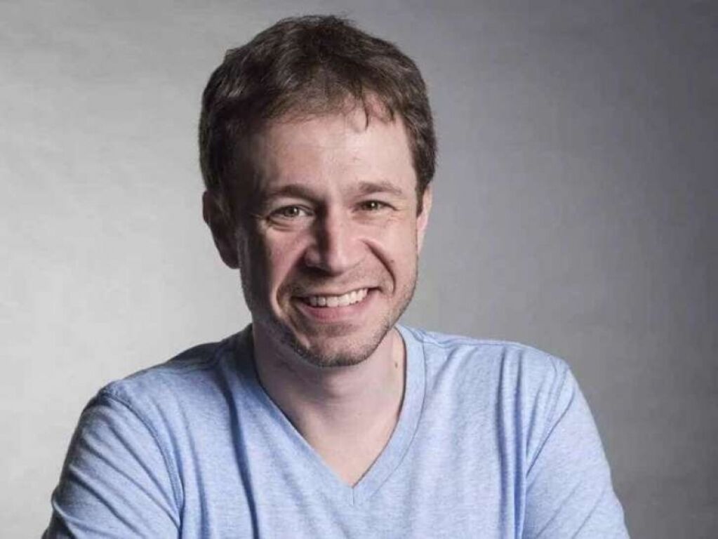 Tiago Leifert anuncia que estão abertas as inscrições do 'BBB19'