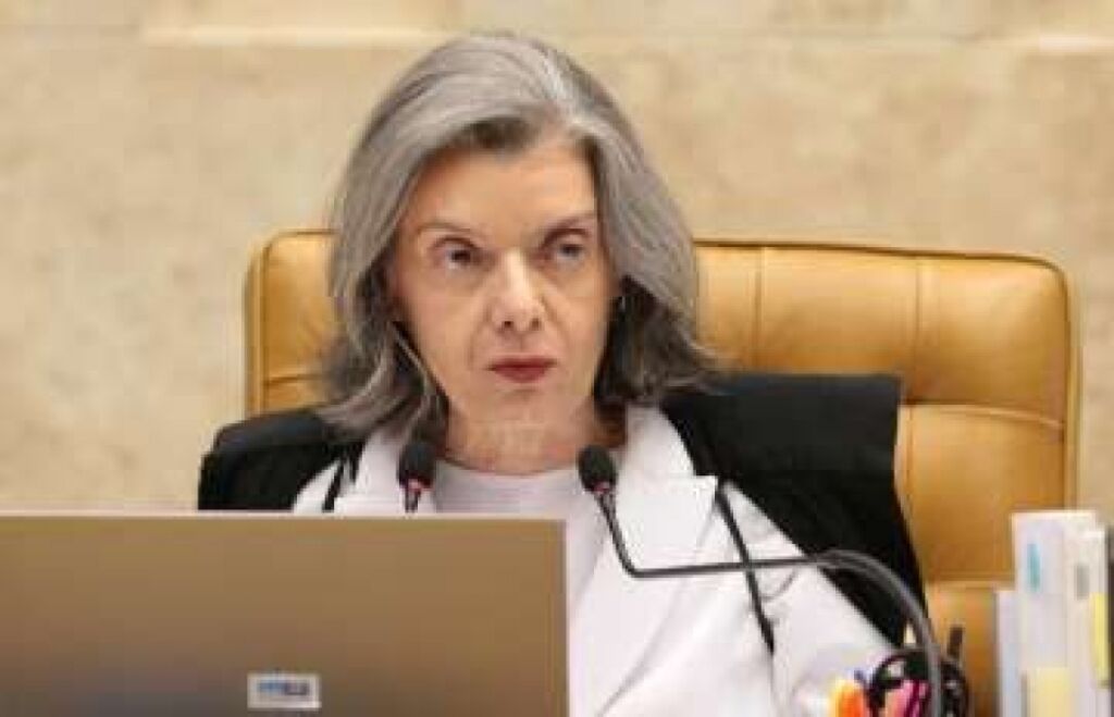 Vivemos tempos de intolerância', diz Cármen, que pede 'serenidade'