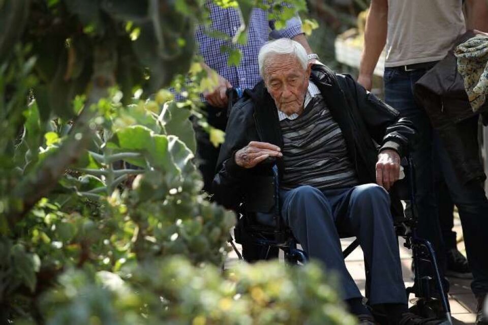 EUTANÀSIA-Cientista de 104 anos canta Ode à Alegria na véspera do suicídio assistido