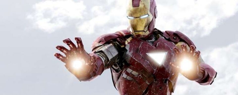 ROUBO-Policia corre atrás, da armadura do Homem de Ferro