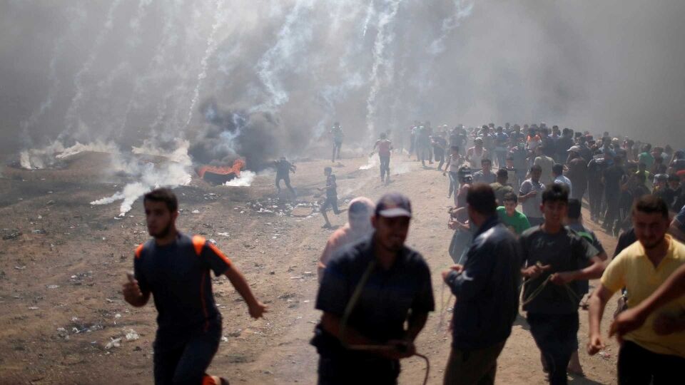 Ato contra embaixada dos EUA deixa 42 mortos e 500 feridos