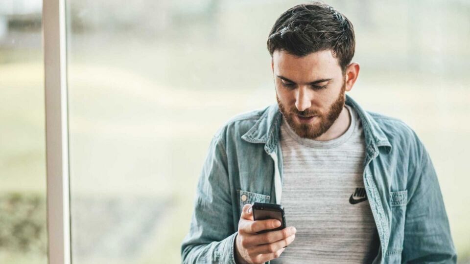 Homem é preso por alertar sobre blitz policial no WhatsApp