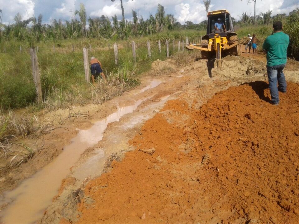 Após período de chuvas, Prefeitura intensifica recuperação de estradas rurais