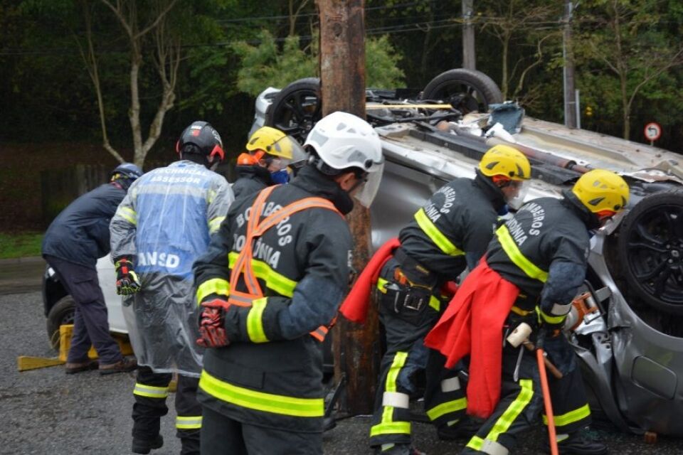 Corpo de Bombeiros mantém militares em constante qualificação para socorrer vítimas de acidentes automobilísticos em Rondônia