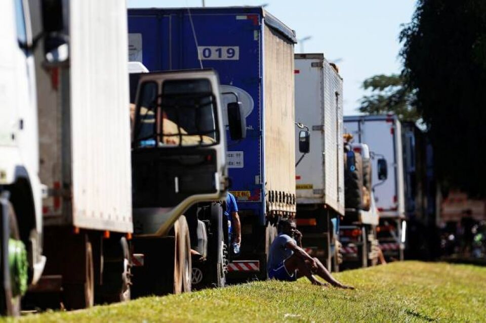Há 330 pontos de rodovias interditados em 23 Estados, diz Abcam