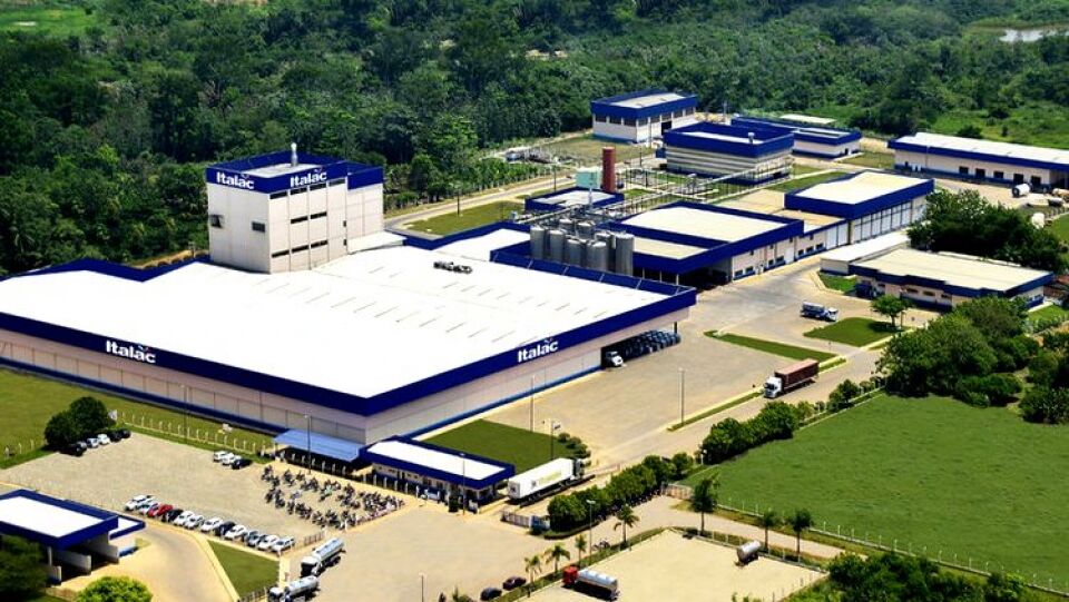 Paralisação dos caminhoneiros interrompe produção do Frigon e Italac