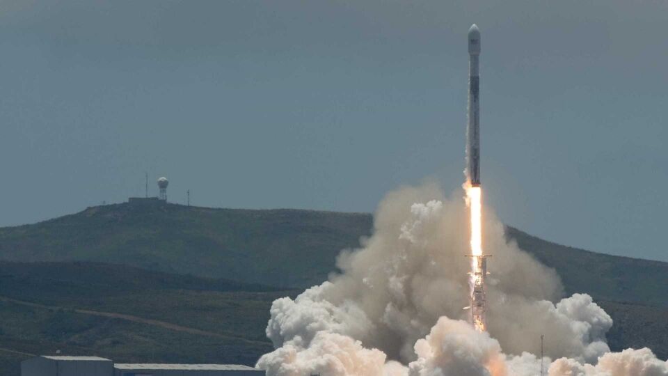 Novo Falcon 9 precisará mudar para ser tripulado; descubra o quê