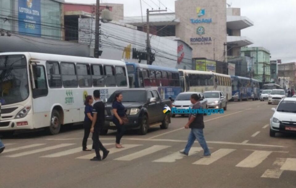 Ônibus voltam a circular com frota completa nesta segunda-feira em Porto Velho