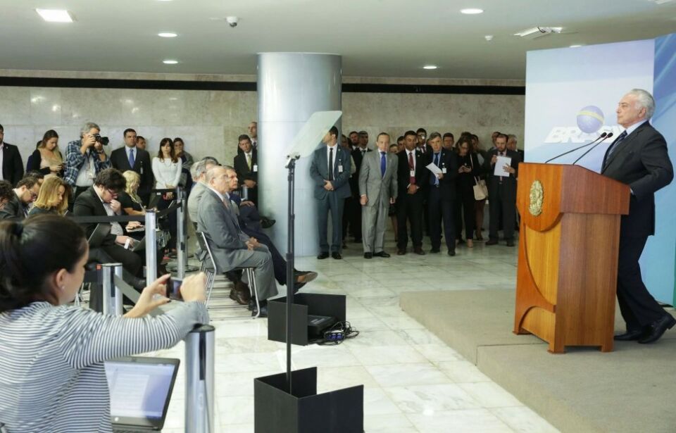 Governadores querem “tirar da reta”; crise tende a piorar