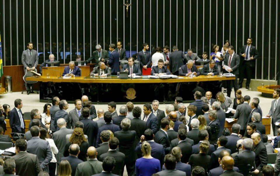 MDB, PT e PSDB perdem R$ 400 milhões do Fundo