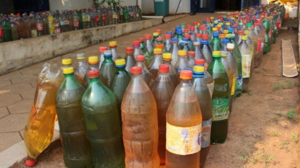 Bolivianos entregam gasolina em domicílio a R$ 2,70 em Guajará-Mirim