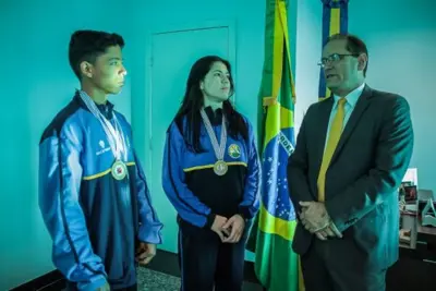 Luana e Henrique ganharam campeonato de Kung-Fu no Uruguai