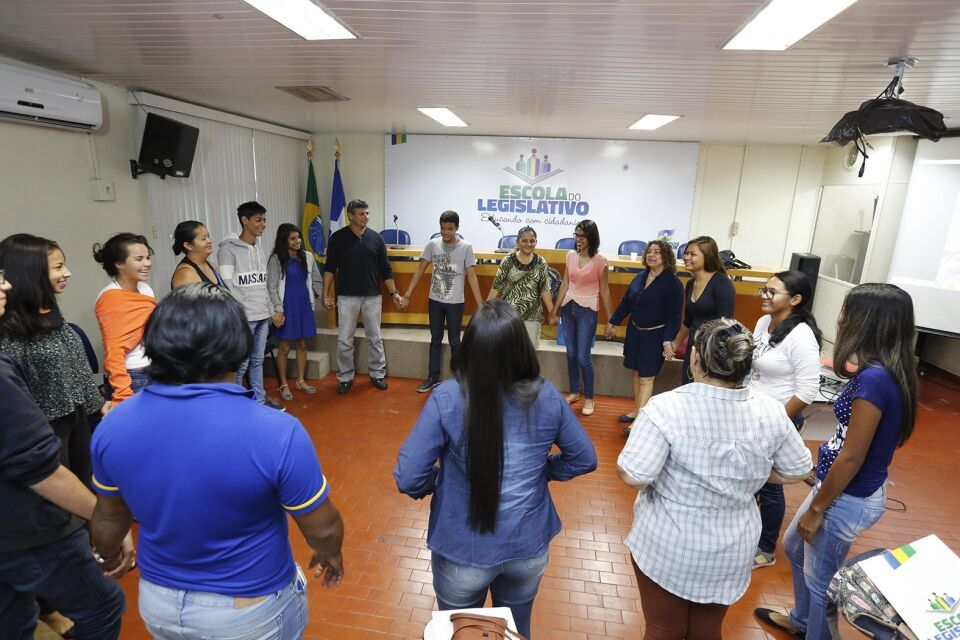 Escola do Legislativo oferece 440 vagas em oito cursos
