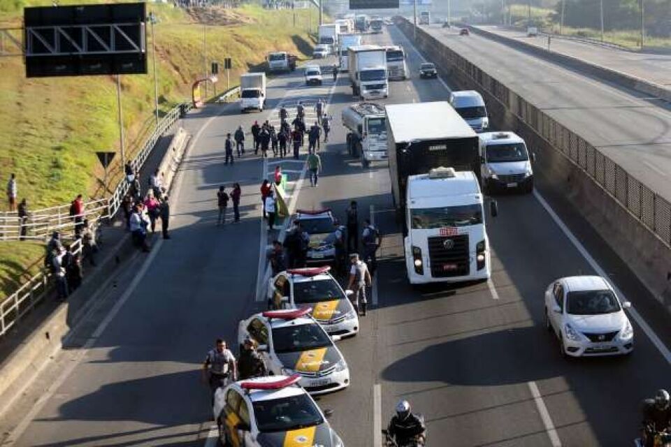 PRF diz que não há mais bloqueios em rodovias do País