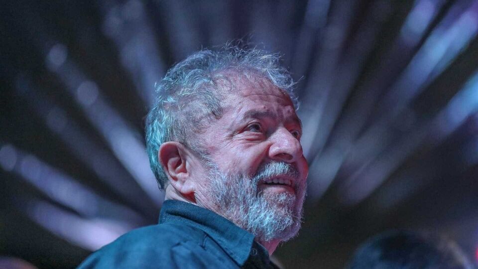 25 integrantes do Judiciário e do MP veem crime em atos de Lula