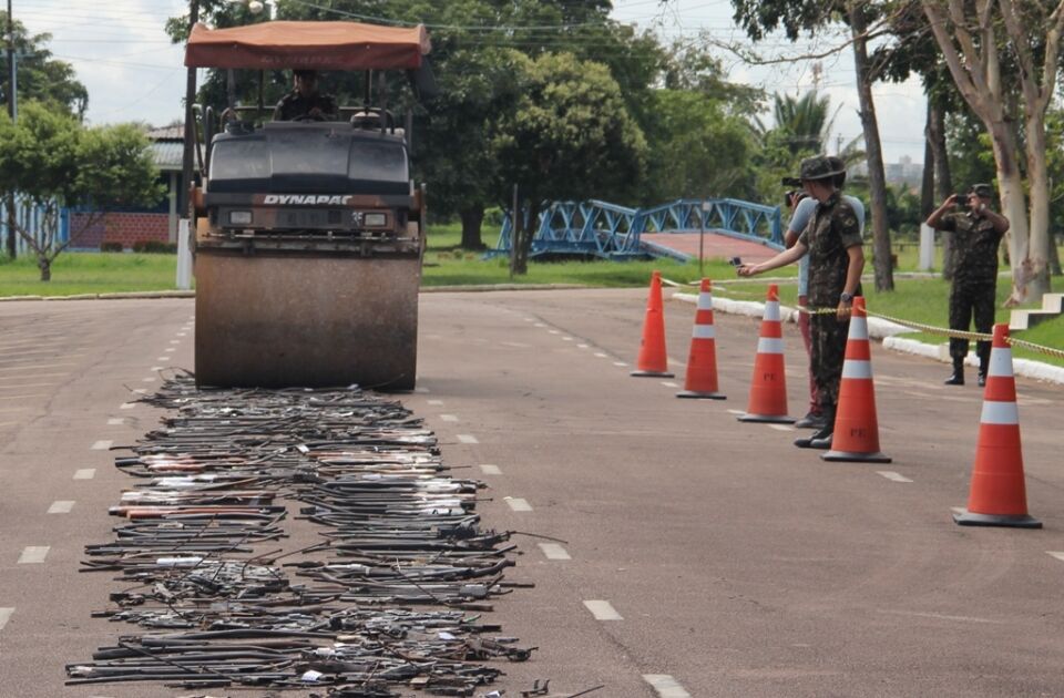 Armas provenientes de processos judiciais são destruídas pelo Exército