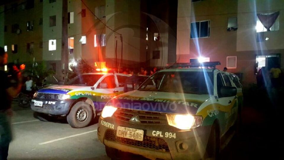 Dupla mata jovem a tiros no Orgulho do Madeira