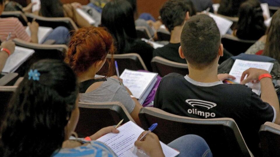 Estudantes têm até quinta-feira para renovar contratos do Fies
