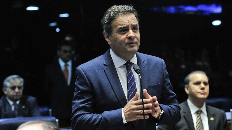 Fim do foro privilegiado ameaça 12 senadores e 36 deputados