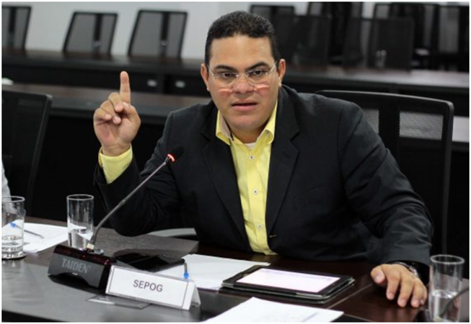 Cai o último pilar da era Confúcio