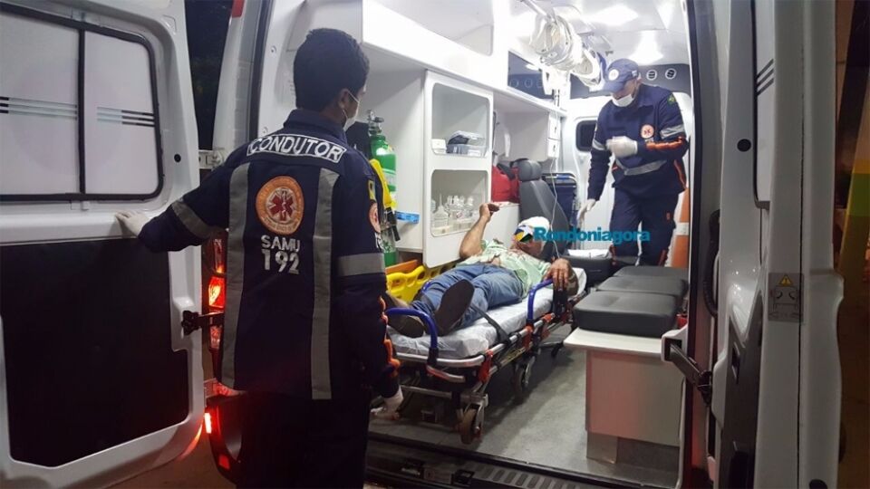 Homem leva quatro facadas na cabeça durante briga em bar na capital