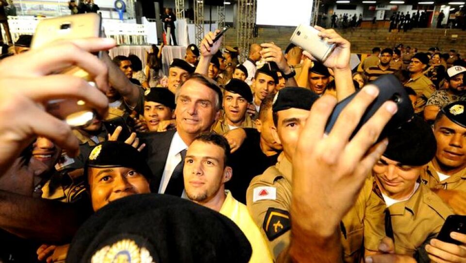 Inspirados em Bolsonaro, militares vão lançar 71 candidatos